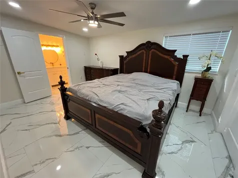 1609 W Washington Street Plant City FL 33563
