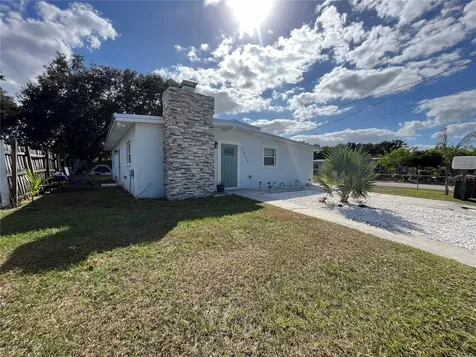 1609 W Washington Street Plant City FL 33563