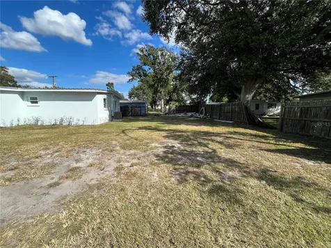 1609 W Washington Street Plant City FL 33563