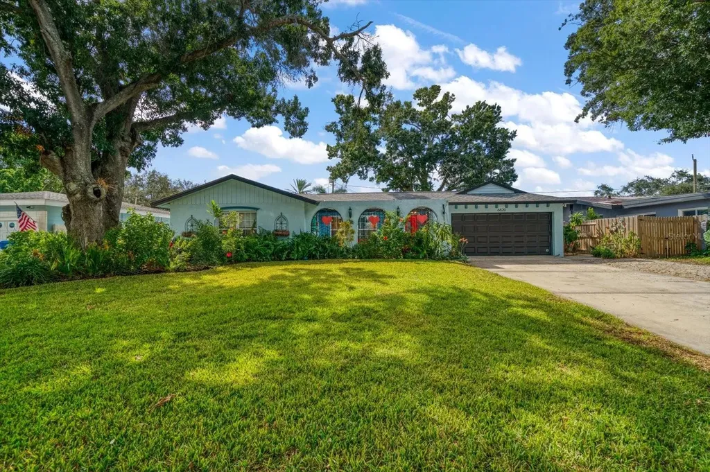 6820 11th Avenue N St Petersburg FL 33710