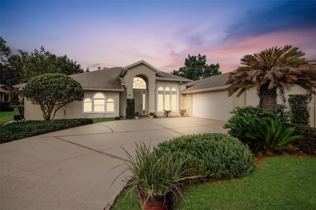 237 Birdiewood Court Debary FL 32713