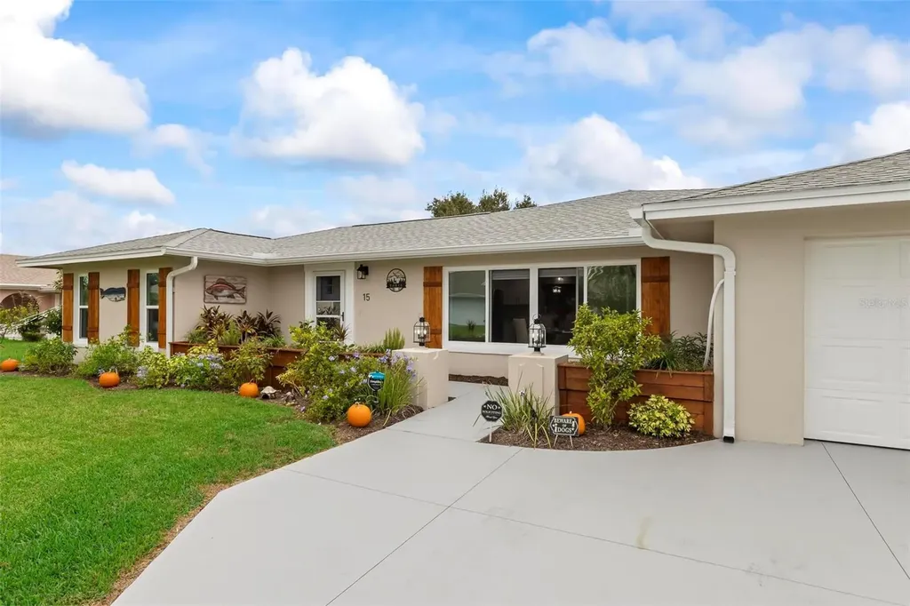 15 Cloverdale Court S Palm Coast FL 32137