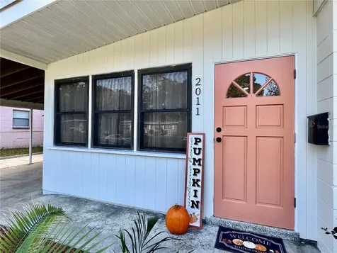 2011 E Clinton Street Tampa FL 33610
