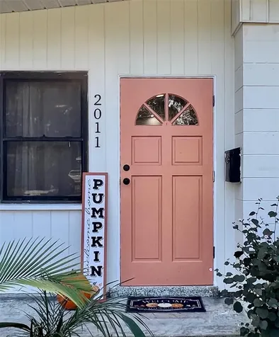 2011 E Clinton Street Tampa FL 33610
