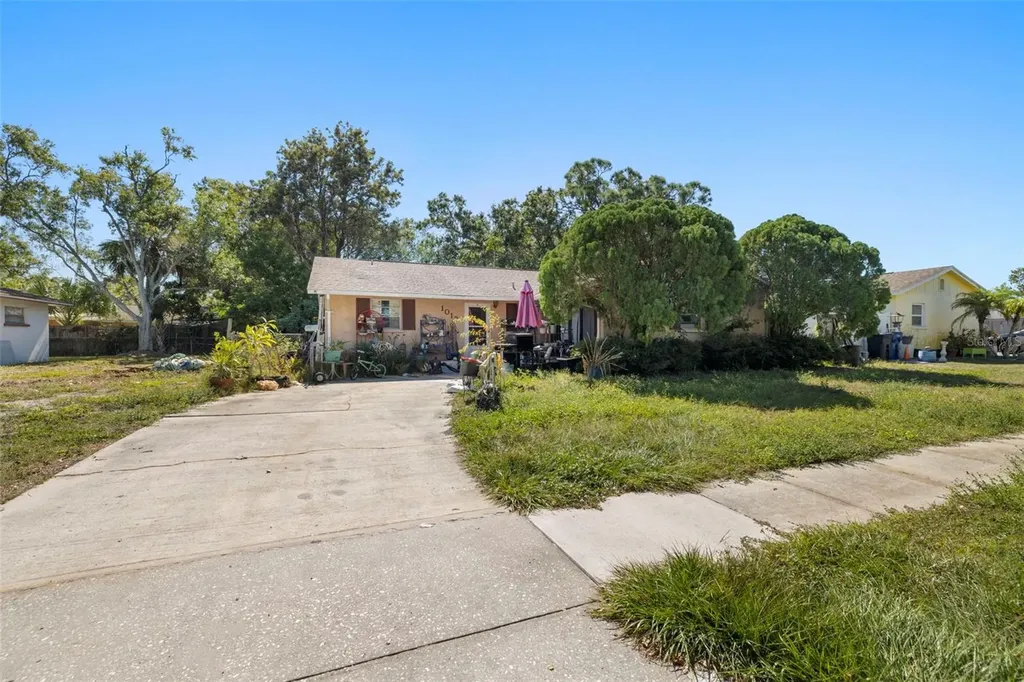 1012 65th Avenue W Bradenton FL 34207