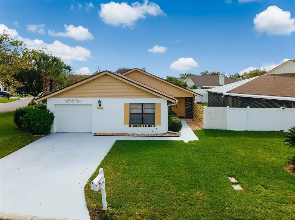 2701 Heatherside Avenue Orlando FL 32822