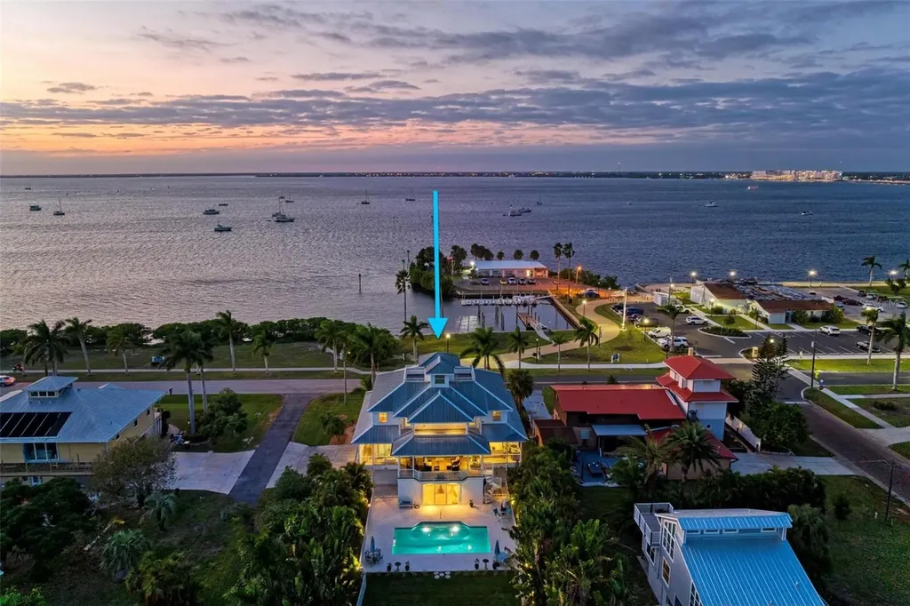 825 W Retta Esplanade Punta Gorda FL 33950