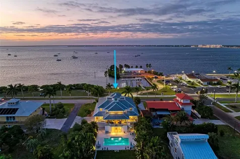 825 W Retta Esplanade Punta Gorda FL 33950