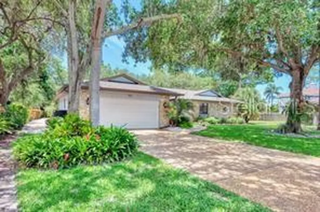 1956 Baywood Terrace Sarasota FL 34231