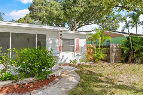 2827 36th Avenue N St Petersburg FL 33713