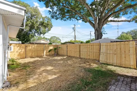 2827 36th Avenue N St Petersburg FL 33713