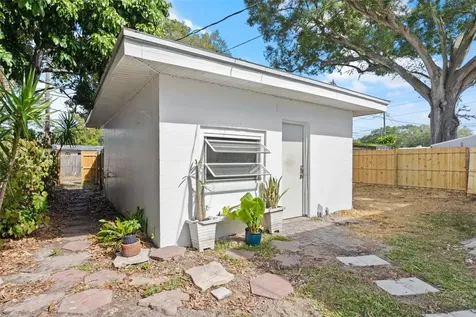 2827 36th Avenue N St Petersburg FL 33713