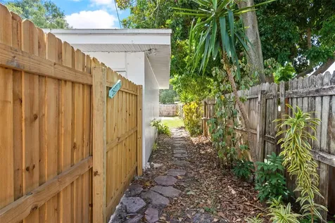 2827 36th Avenue N St Petersburg FL 33713