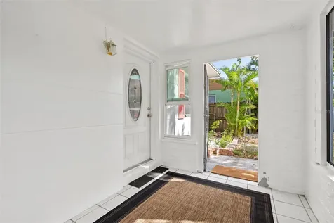 2827 36th Avenue N St Petersburg FL 33713