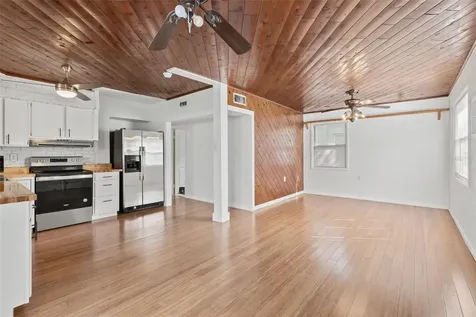 2827 36th Avenue N St Petersburg FL 33713