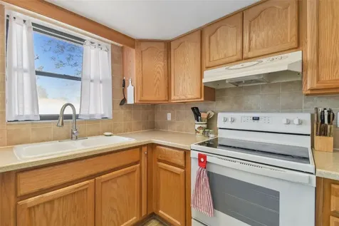9035 Hunt Club Lane Port Richey FL 34668