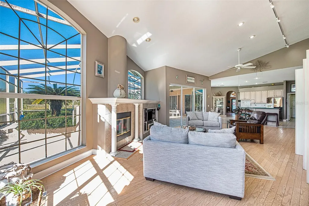 331 Lewis Road Lithia FL 33547
