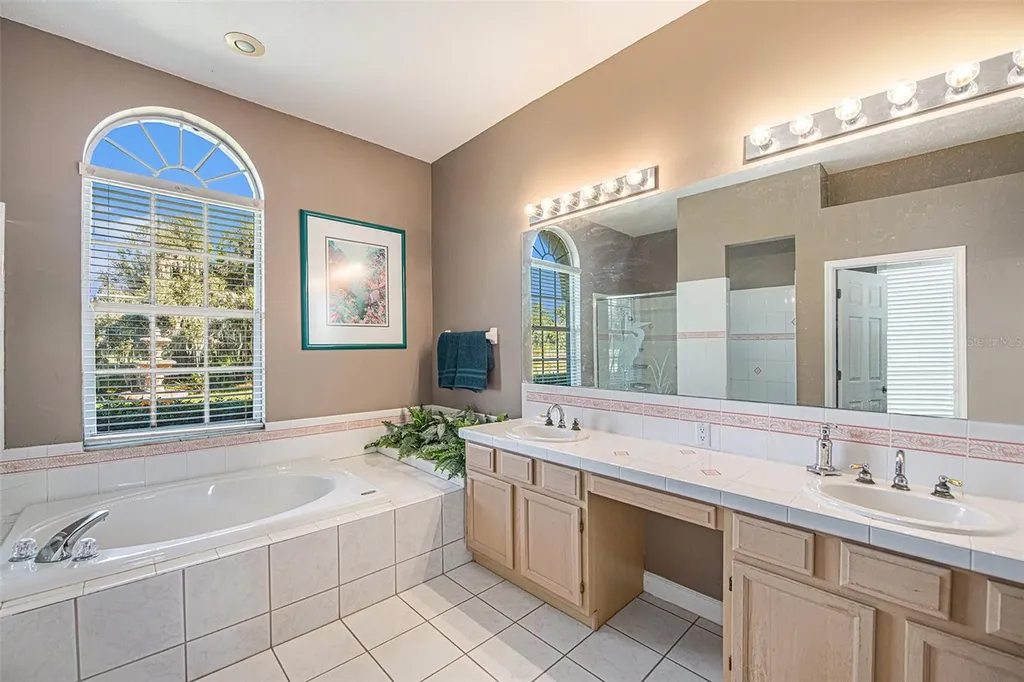331 Lewis Road Lithia FL 33547