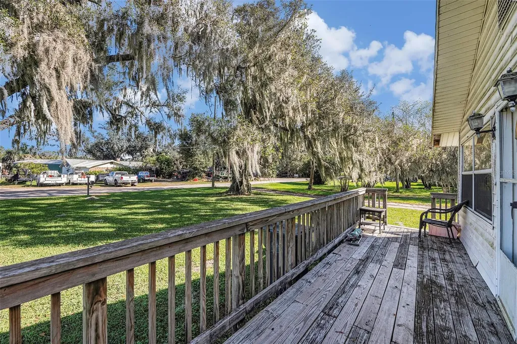 331 Lewis Road Lithia FL 33547