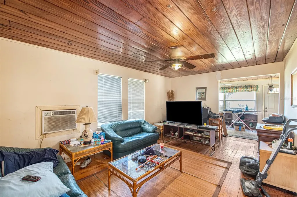 331 Lewis Road Lithia FL 33547