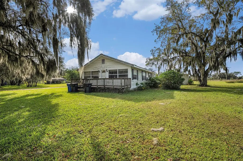331 Lewis Road Lithia FL 33547