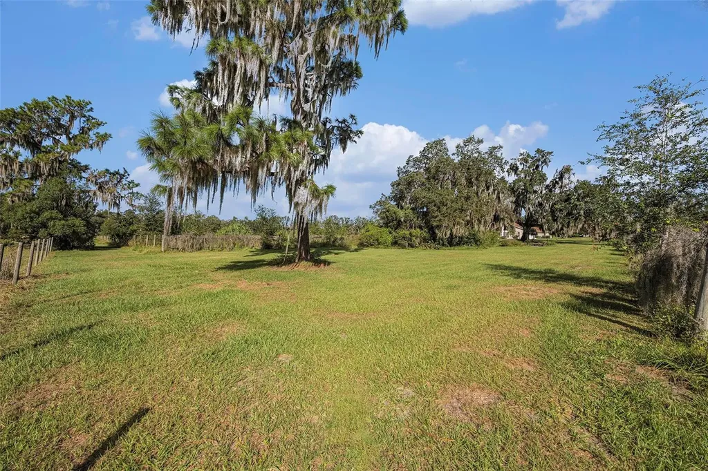 331 Lewis Road Lithia FL 33547
