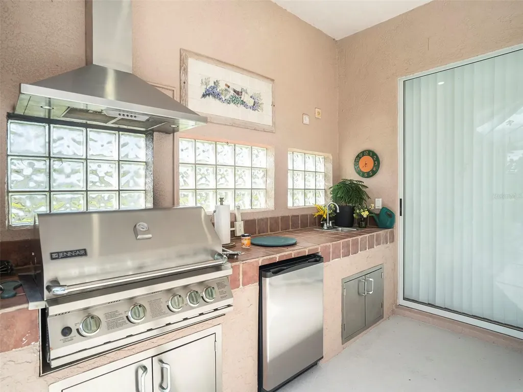 331 Lewis Road Lithia FL 33547