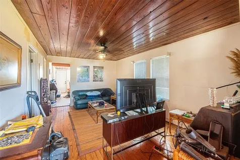 331 Lewis Road Lithia FL 33547