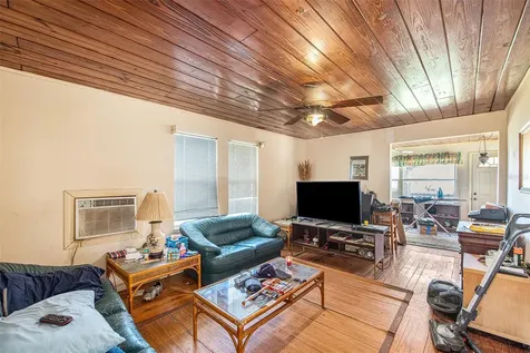 331 Lewis Road Lithia FL 33547
