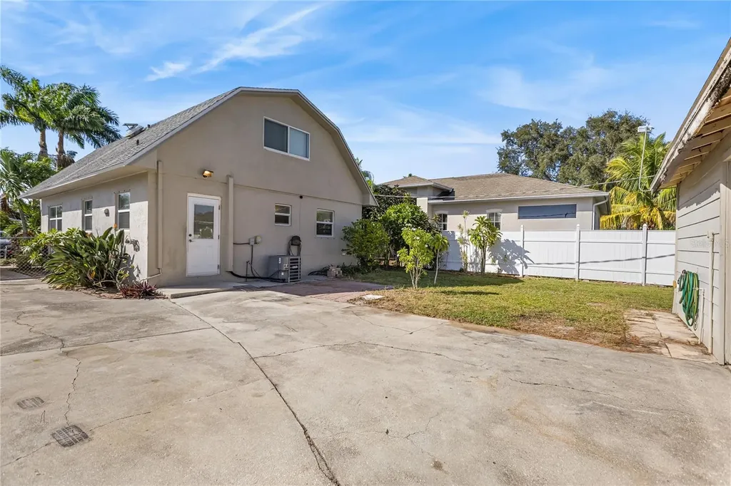 3577 Poinsettia Avenue Naples FL 34104