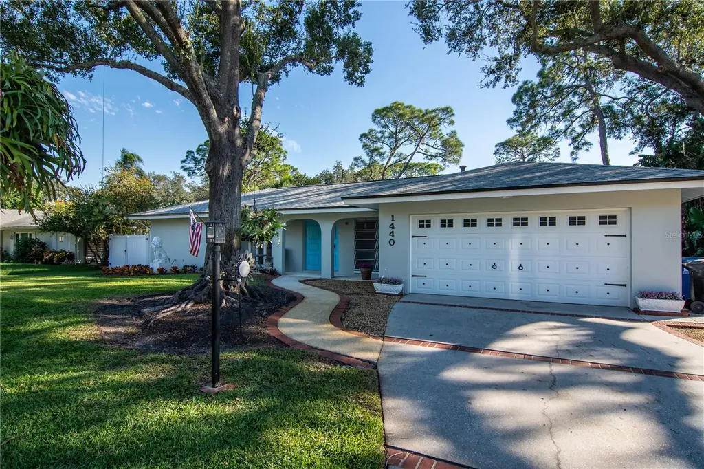 1440 89th Avenue N St Petersburg FL 33702