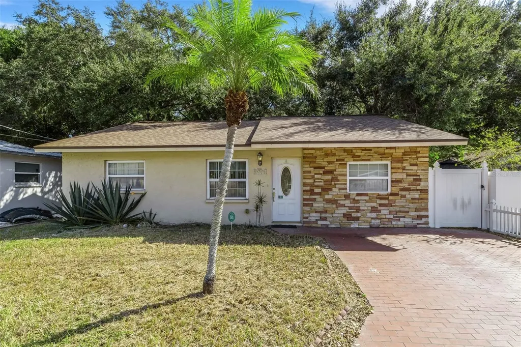 4785 Watkins Avenue Sarasota FL 34233