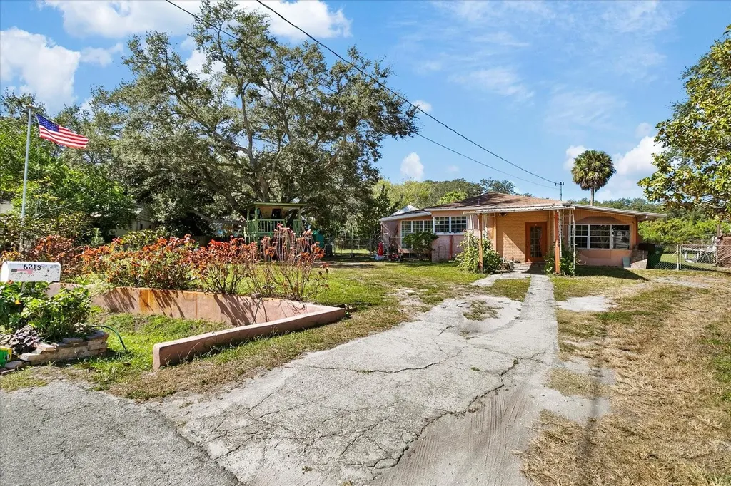 6213 S Foster Avenue Tampa FL 33611