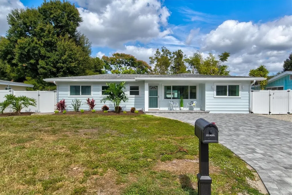 2641 Martin Street Sarasota FL 34237