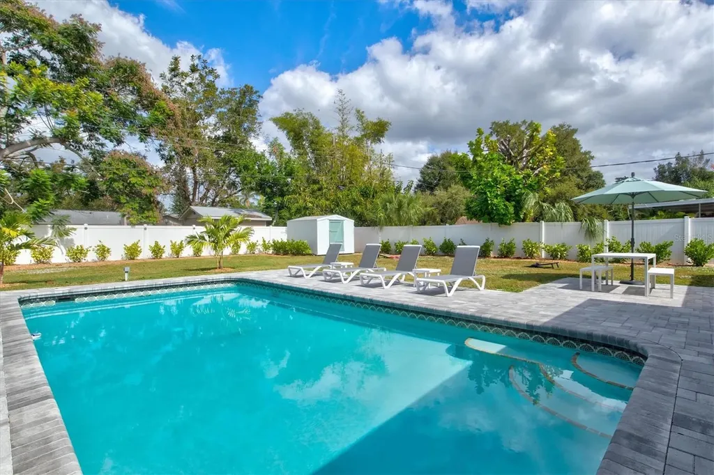 2641 Martin Street Sarasota FL 34237