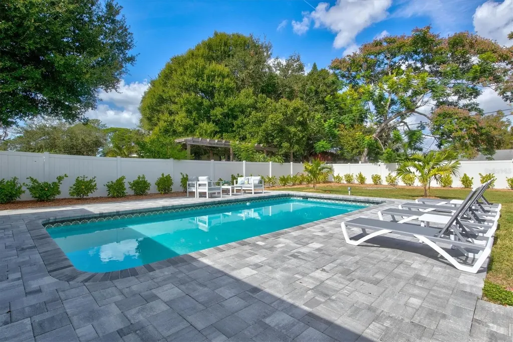 2641 Martin Street Sarasota FL 34237