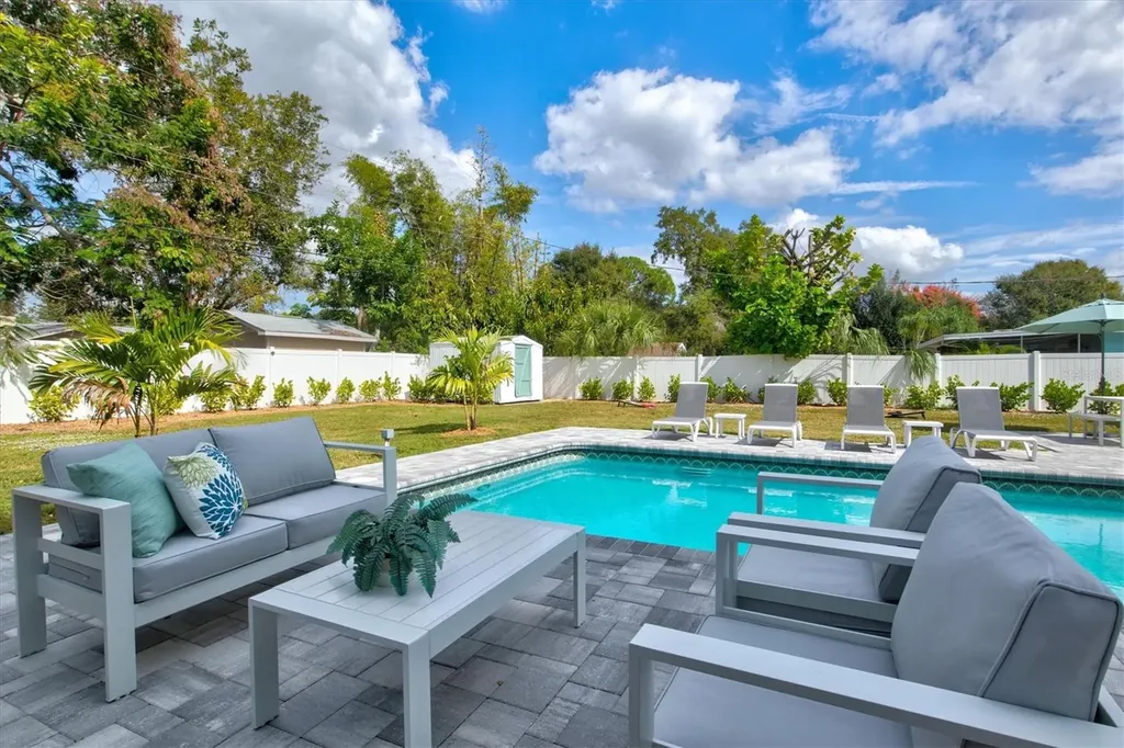 2641 Martin Street Sarasota FL 34237