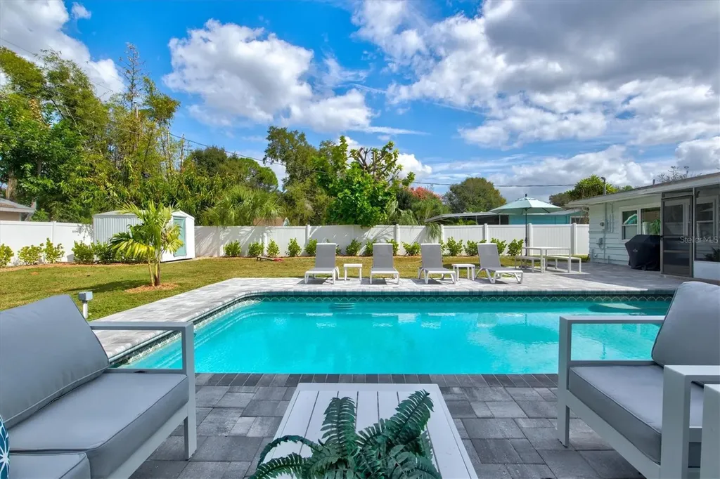 2641 Martin Street Sarasota FL 34237