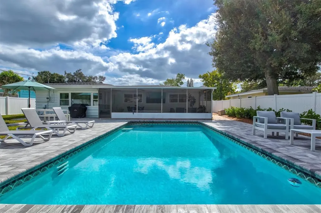 2641 Martin Street Sarasota FL 34237