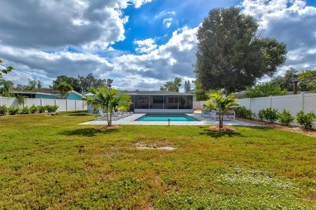 2641 Martin Street Sarasota FL 34237