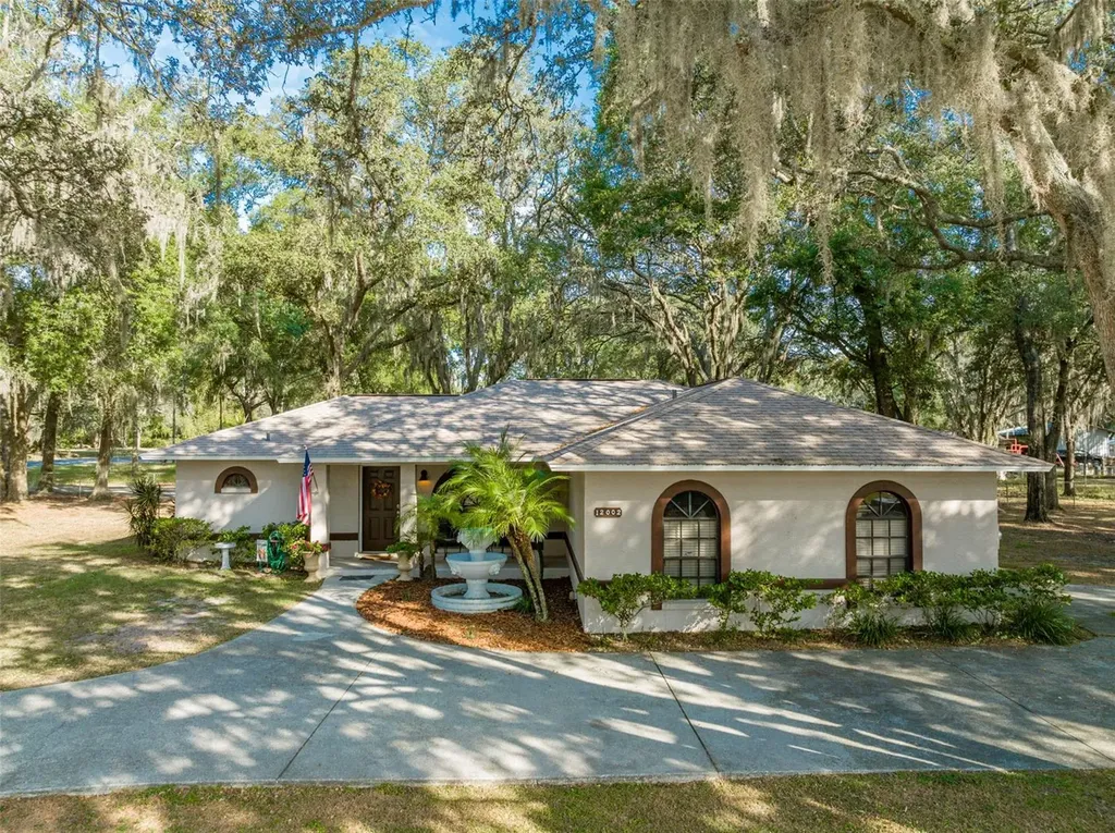 12002 E Old Hillsborough Avenue Seffner FL 33584