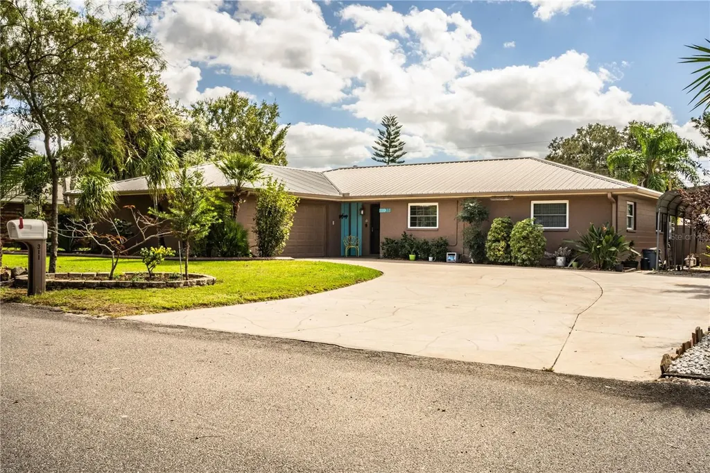 311 Greenwoods Drive Lakeland FL 33813