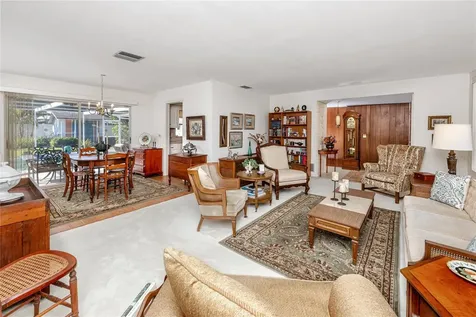 2732 69th Avenue S St Petersburg FL 33712