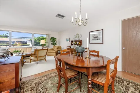 2732 69th Avenue S St Petersburg FL 33712