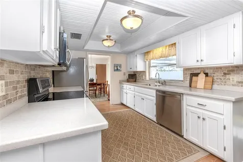 2732 69th Avenue S St Petersburg FL 33712