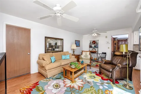 2732 69th Avenue S St Petersburg FL 33712
