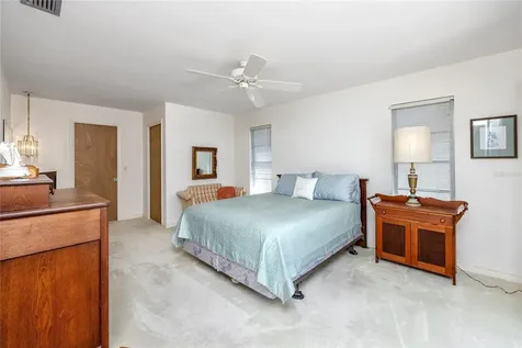 2732 69th Avenue S St Petersburg FL 33712