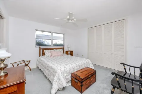 2732 69th Avenue S St Petersburg FL 33712