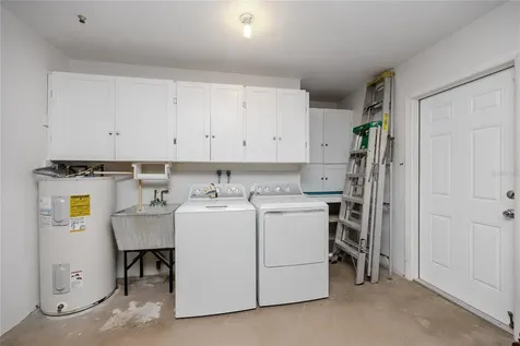 2732 69th Avenue S St Petersburg FL 33712