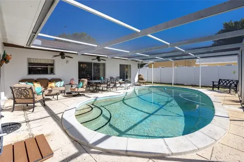 2732 69th Avenue S St Petersburg FL 33712